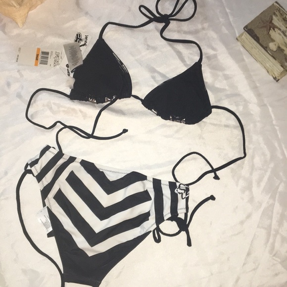 MWT FoxHeld Up Triangle Top Anthem Lace Up Tie BTM - Picture 3 of 6